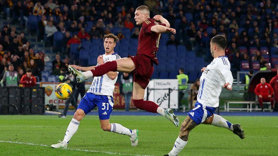 A goal from former Dnipro striker Dovbik secured victory for Roma. (VIDEO)