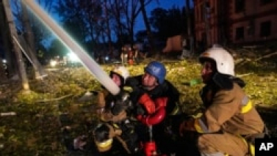 ДСНС: у Миколаєві постраждали п’ятеро рятувальників через вибух невідомого пристрою